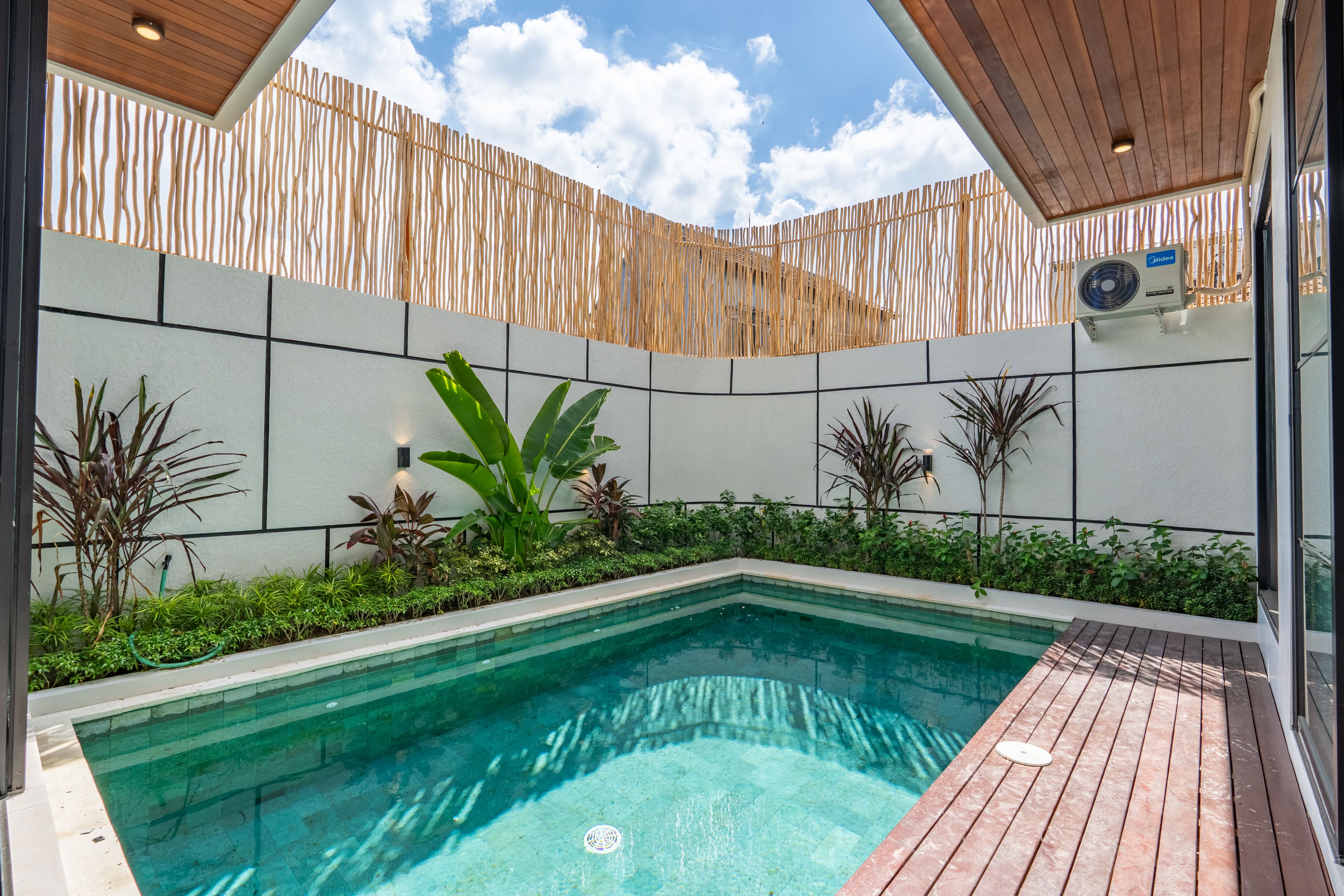 Villa Modern 3 Kamar Dengan Kolam Renang di Padonan 2