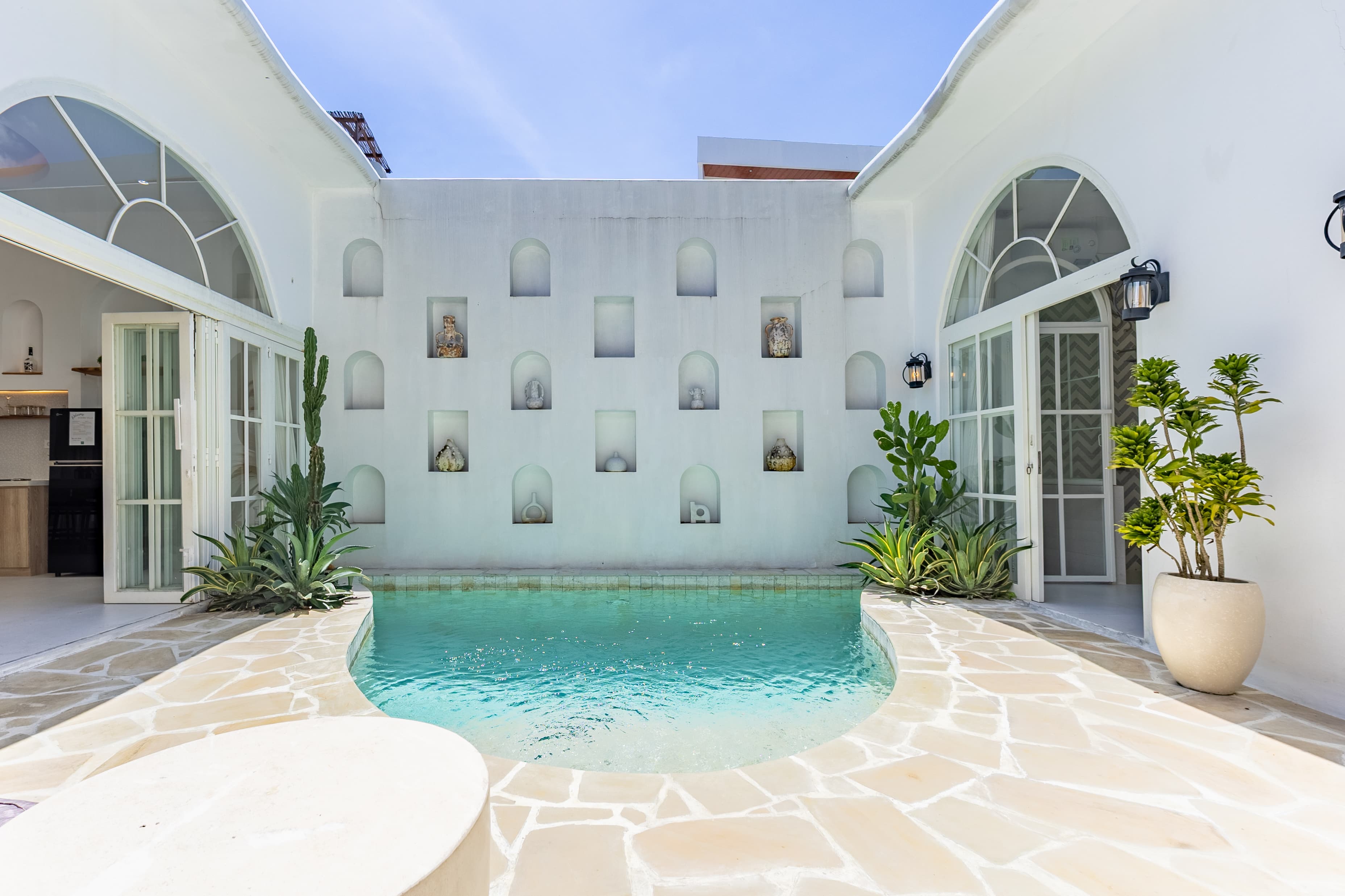 2 Villa Dengan Desain Bohemian Di Balangan 3