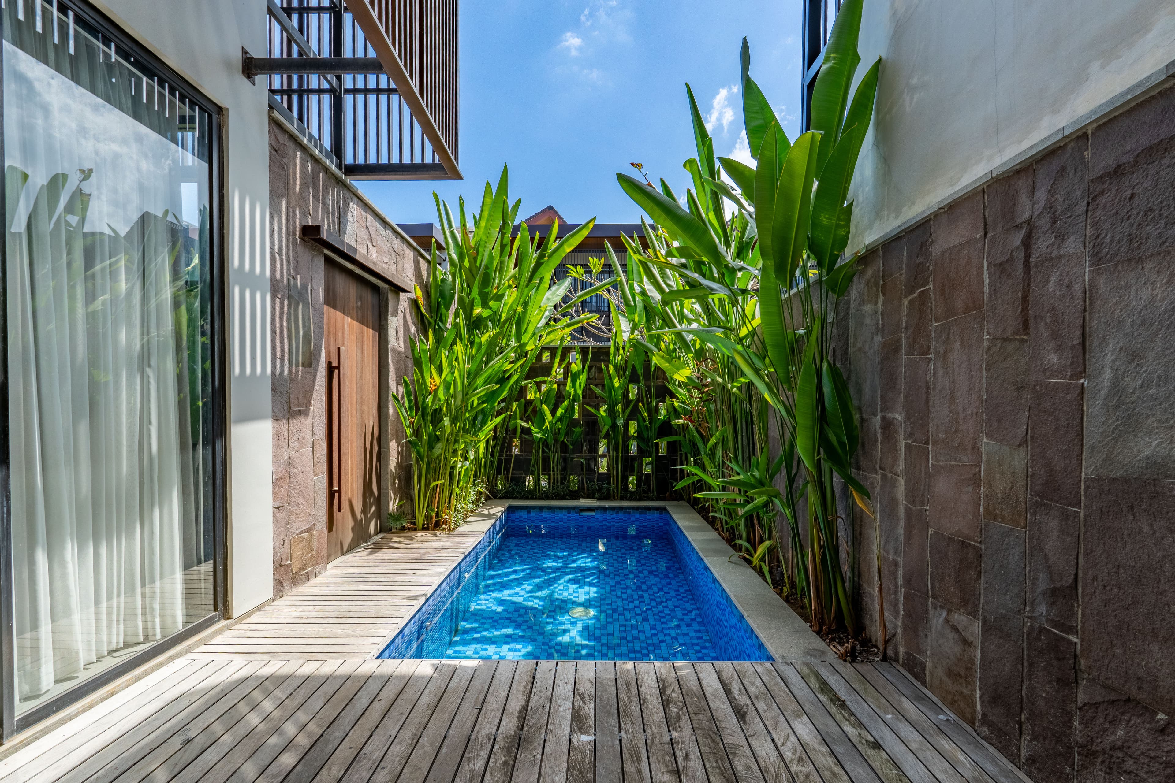 Villa Siap Huni Dengan Nuansa Modern Tropical di Canggu