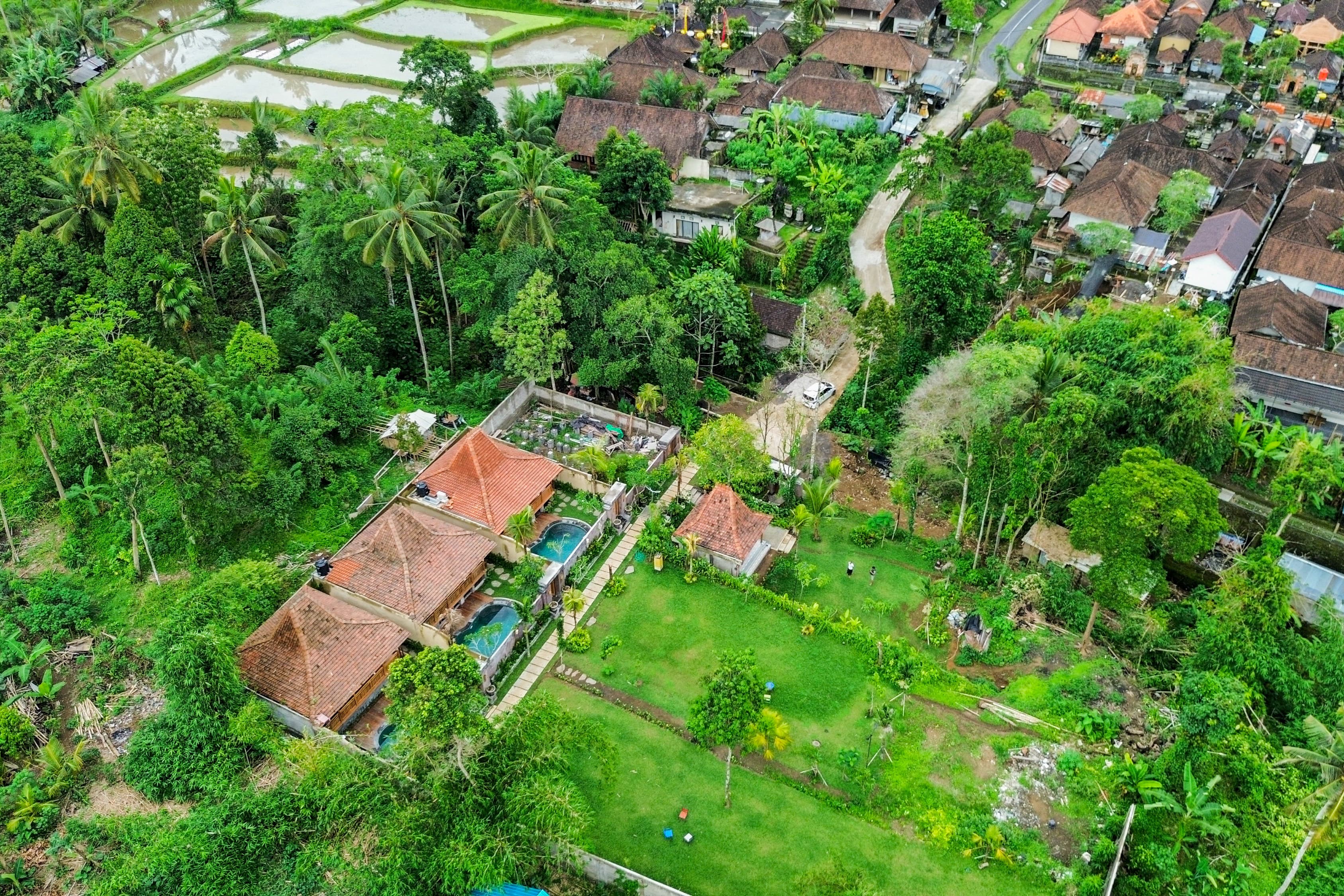 3 UNIT VILLA DAN TANAH DI TEGALLALANG 2