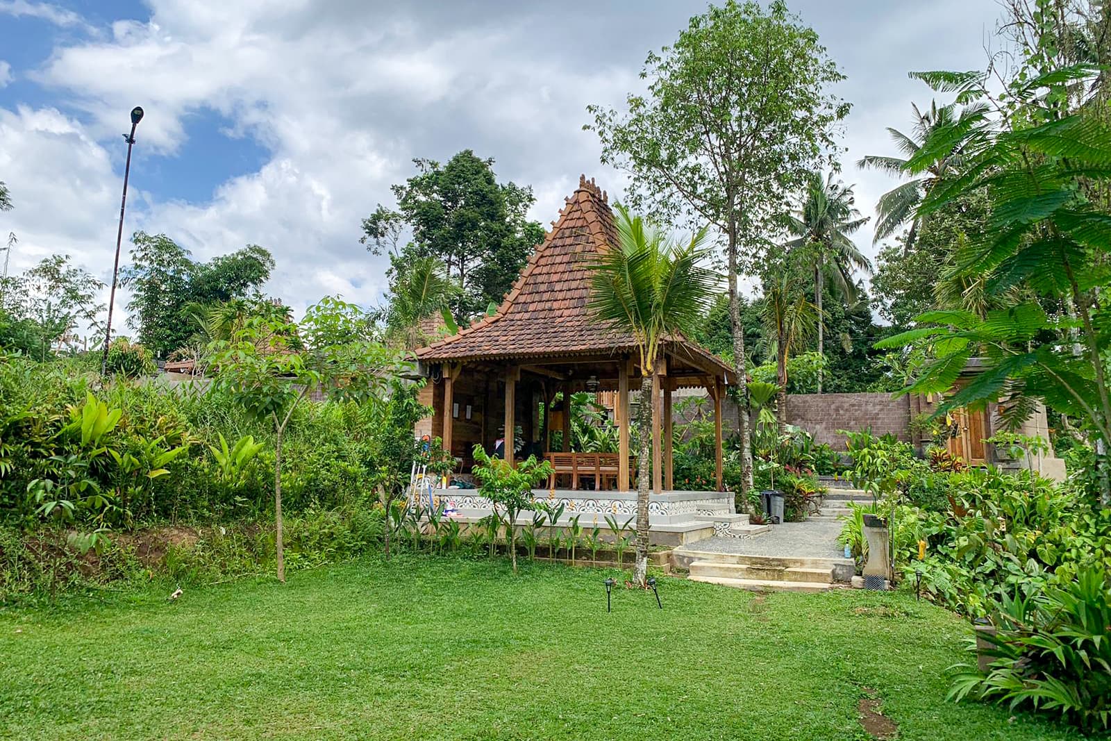 3 UNIT VILLA DAN TANAH DI TEGALLALANG 3