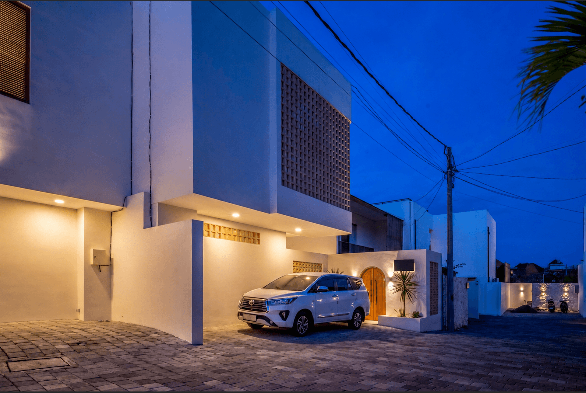 Villa Modern Tropis Siap Hunii di Tibubeneng 2