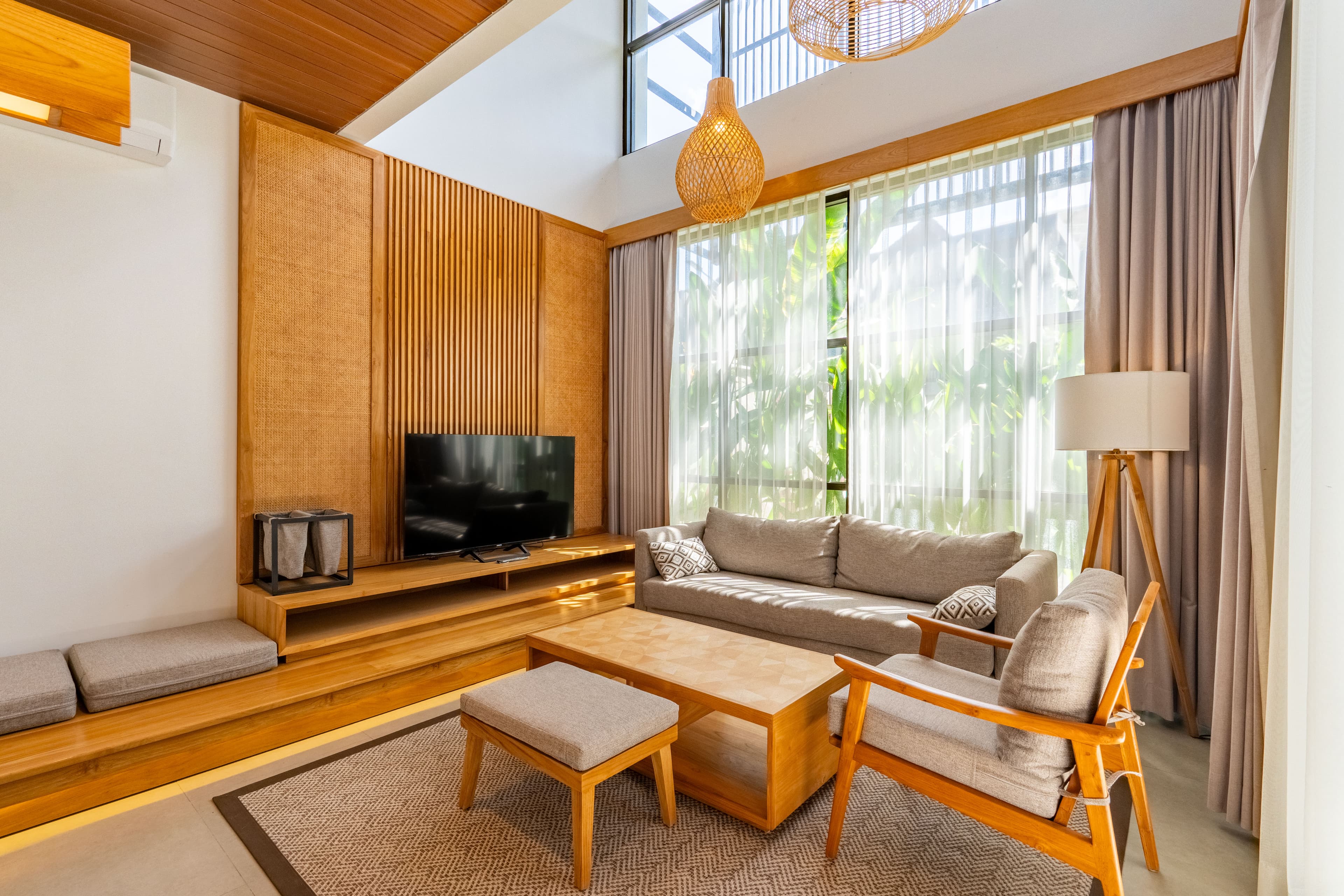 Villa Siap Huni Dengan Nuansa Modern Tropical di Canggu 3