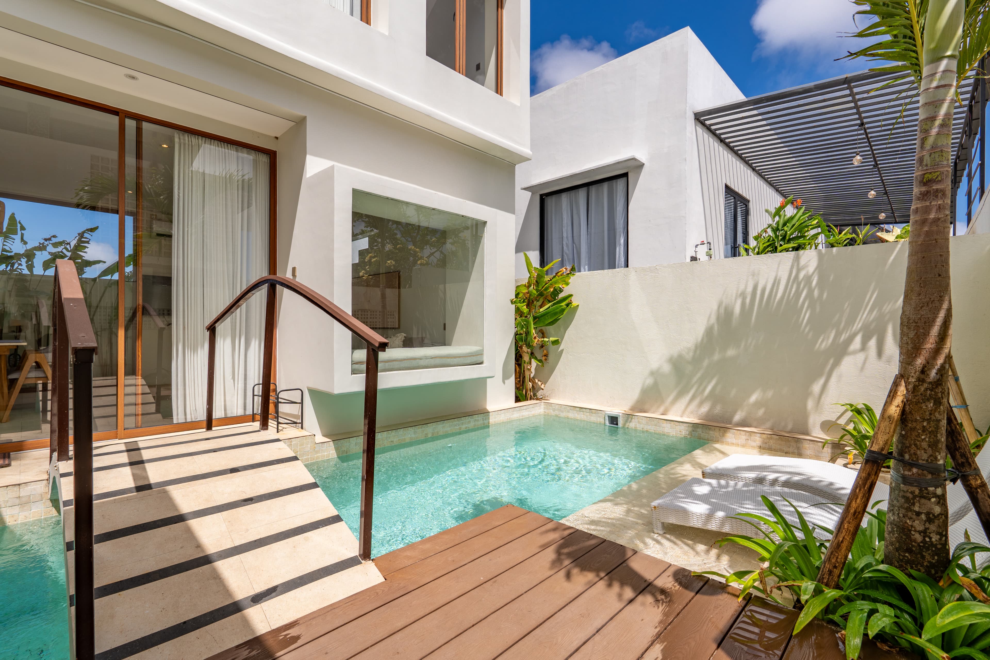 Villa Modern 3 Lantai dengan Kolam Renang di Uluwatu 2