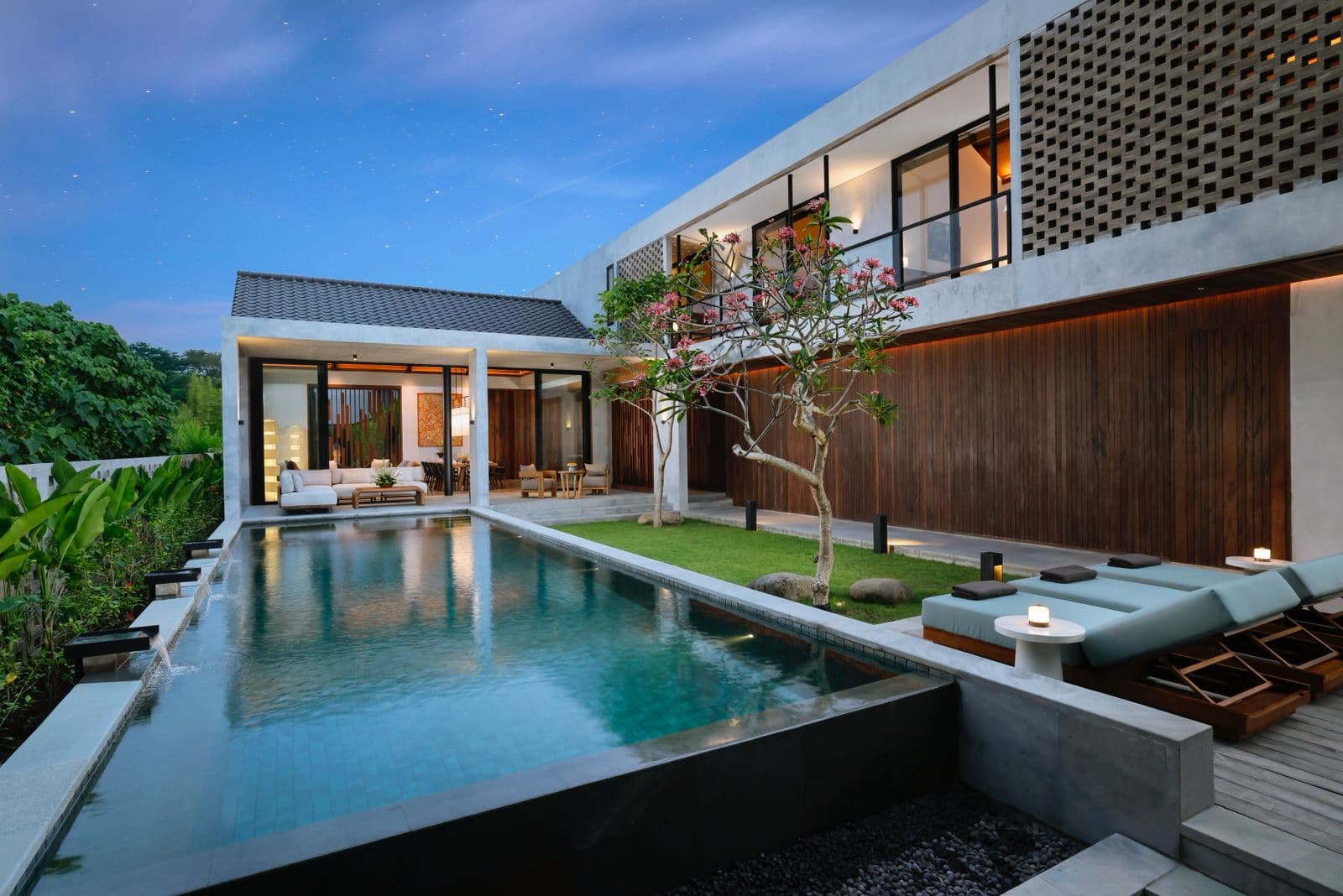 VILLA MEWAH SIAP HUNI 7 KAMAR DI CANGGU