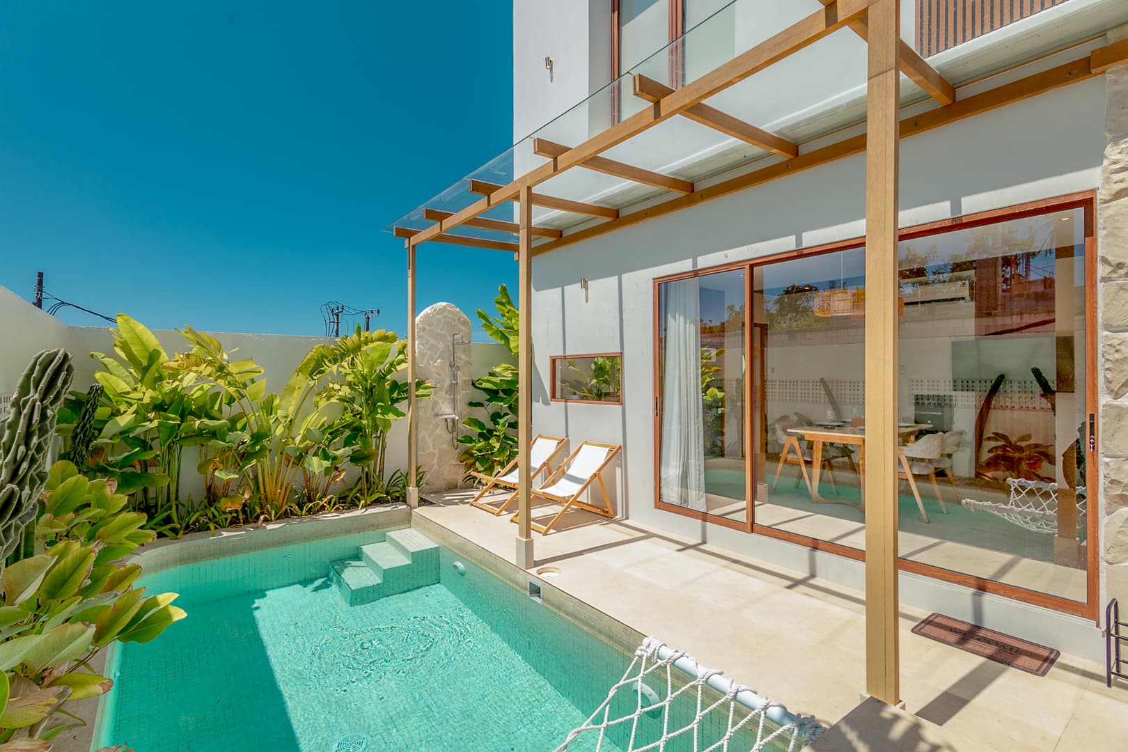 DUA VILLA MODERN DENGAN VIEW LAUT DI ULUWATU